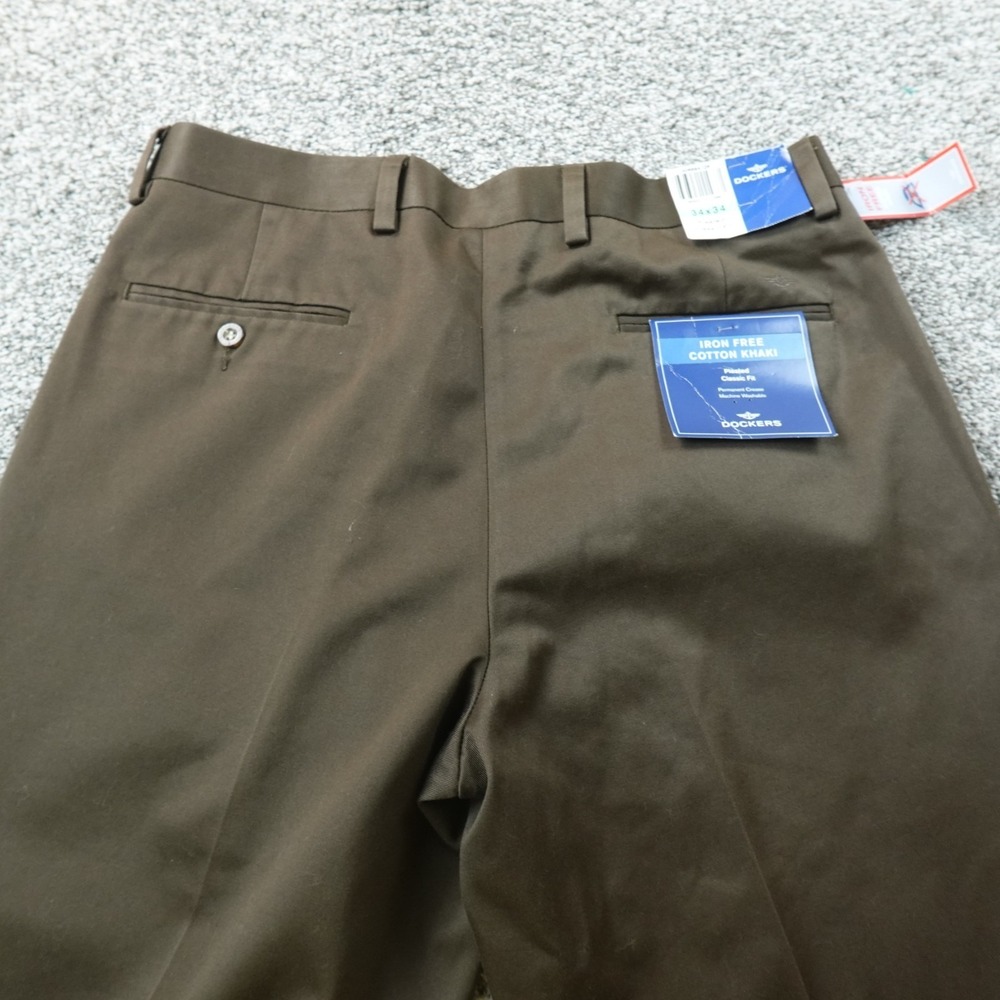 NEW Dockers Pants Mens 34X34 Brown Iron‎ Free Khaki Pleated Chino Dress Trouser